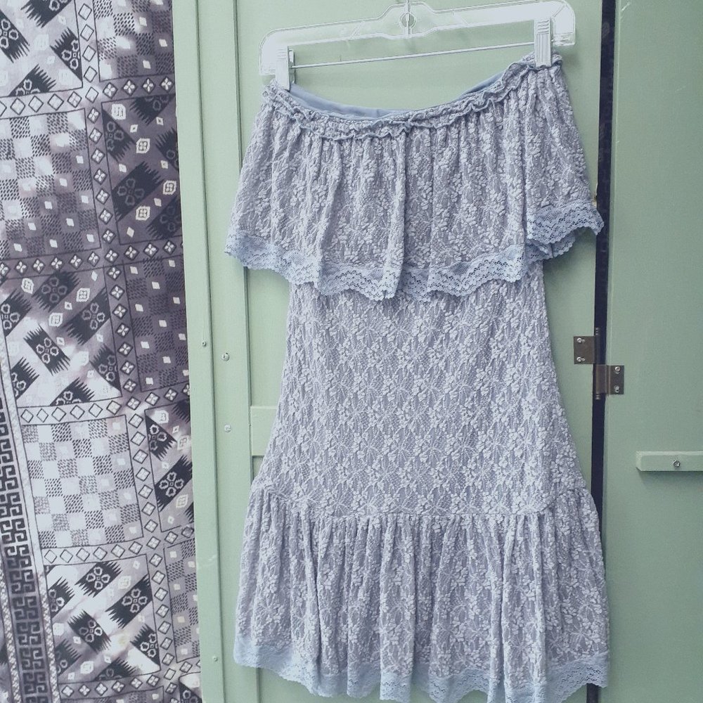 Strapless Lavender Lace Evening Dress